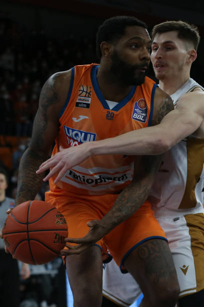 与俱乐部 与俱乐部